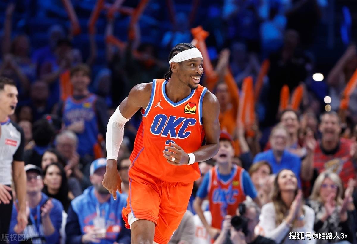 NBA赛场精彩纷呈，球迷狂热支持的简单介绍