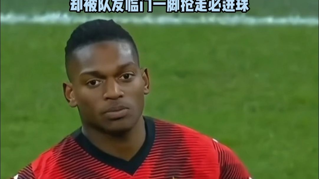 足球比赛中的临门一脚让人心潮澎湃