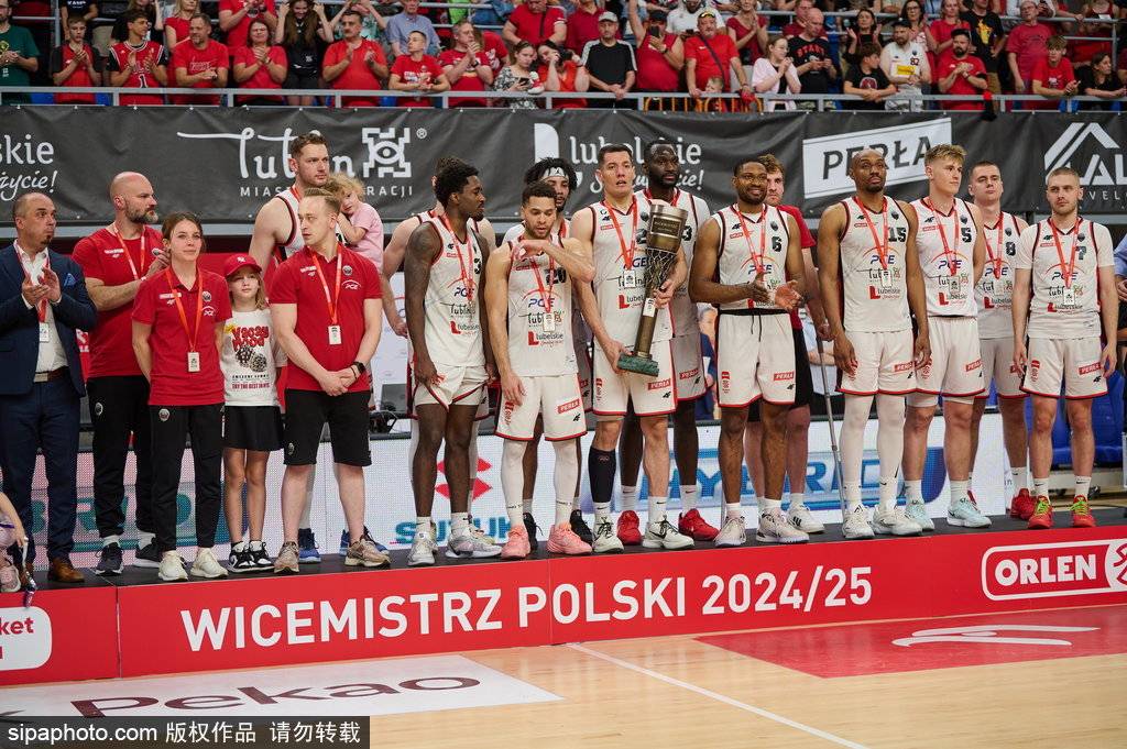 开云体育下载-NBA球队在赛场上展现团队精神