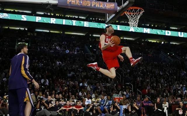 西班牙篮球联赛战乱持续，豪强对决不断