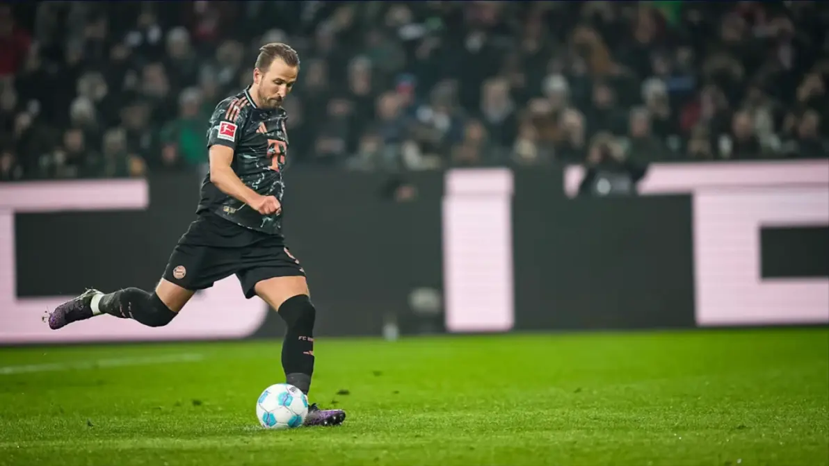 格拉德巴赫抢眼目再拜仁欧战完勇挑，前采了首面