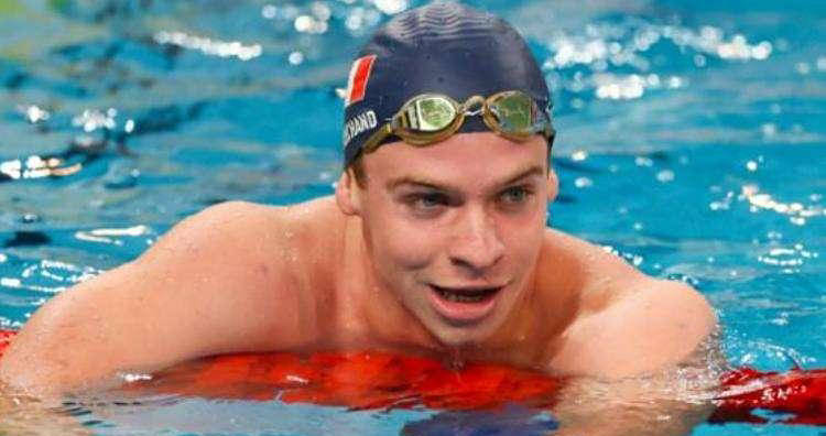 心有力量：匈牙利游泳选手斩获金牌