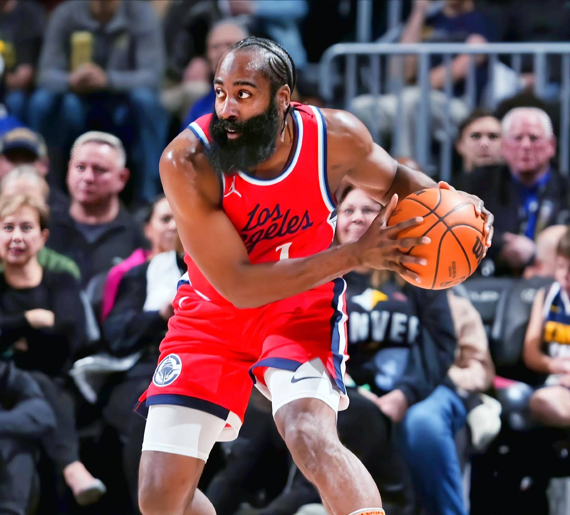 开云体育官网-爵士大胜人，取得系列赛首胜