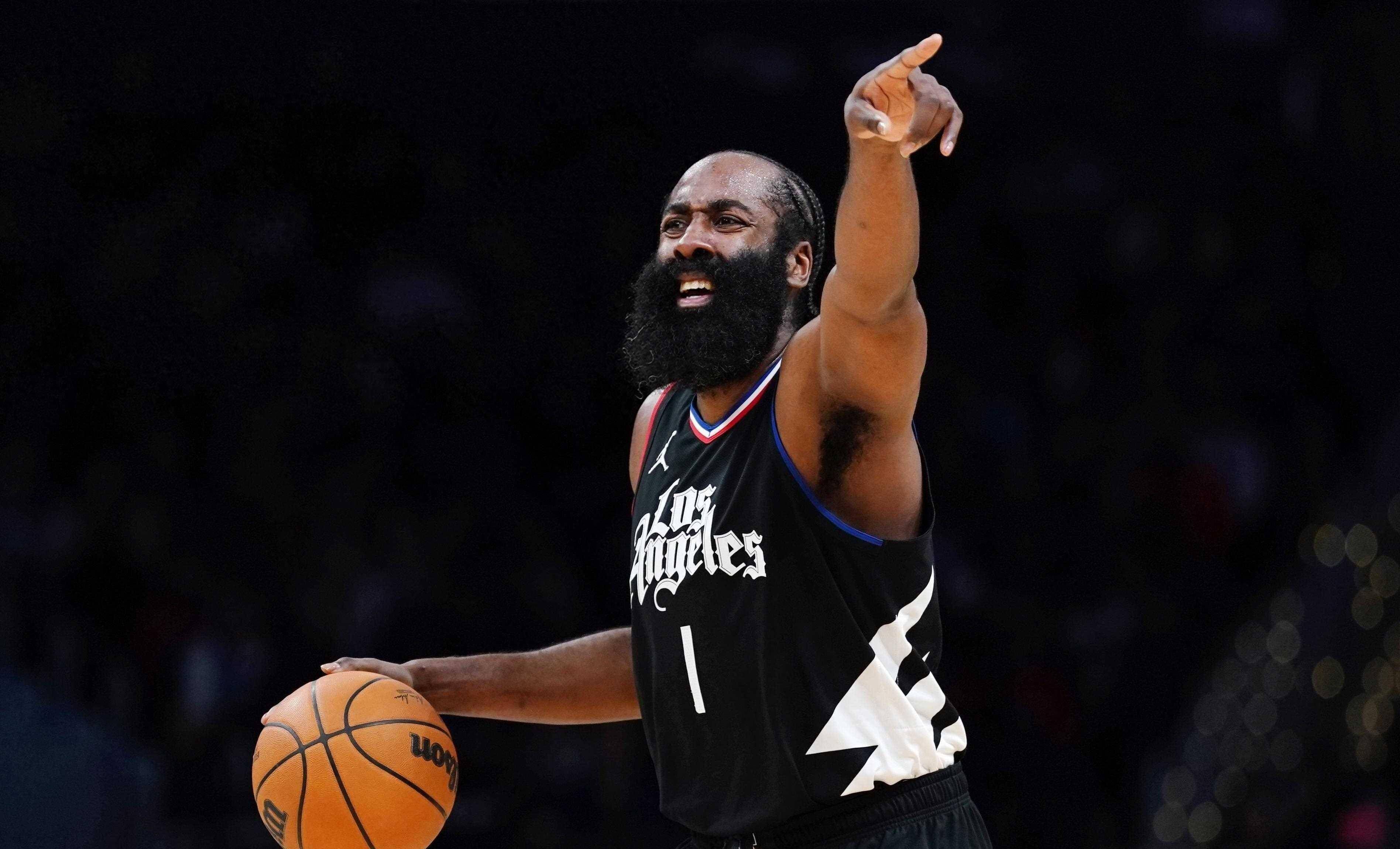 火箭战马刺，哈登表现神勇难以抵挡德罗赞后仰绝杀的简单介绍