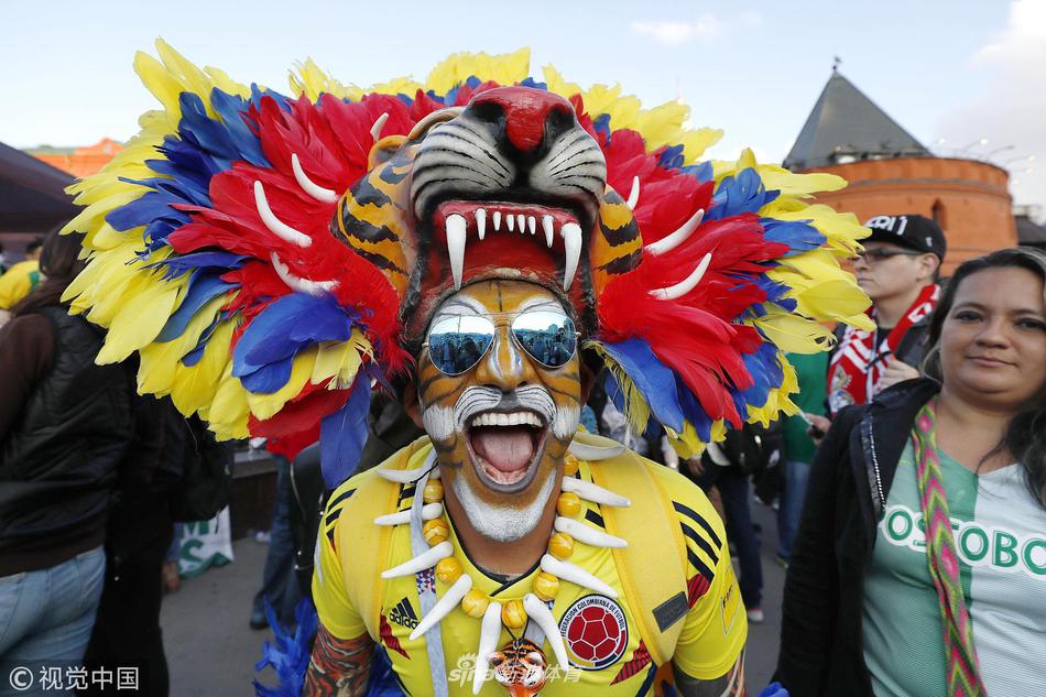 包含米内罗在顶级比赛中获得胜利，球迷狂欢！的词条