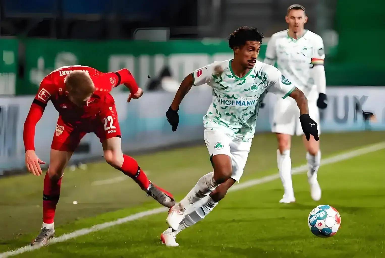 柏林赫塔锋线爆发，打破对手防线取得胜利的简单介绍