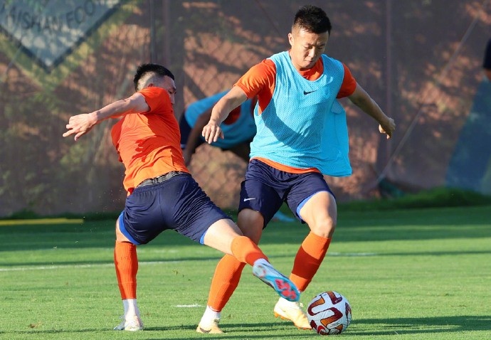 争夺胜利，球员开展综合训练