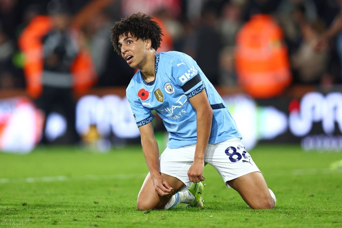 包含曼城客场惜败，陷入防线问题亟待解决的词条