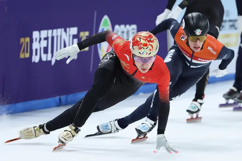 加拿大滑板运动员领先！冲刺终点线的简单介绍