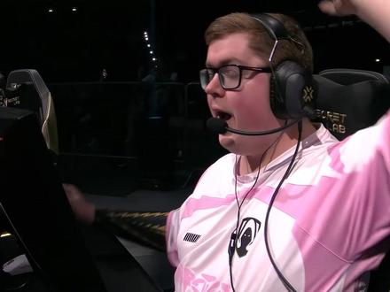 T1险胜FNC，369极限生还后反打激烈交锋八强赛，点燃全场激情的简单介绍