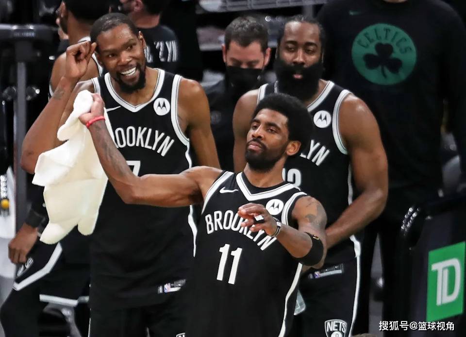 篮网队击败雄鹿队，杜兰特砍下三双