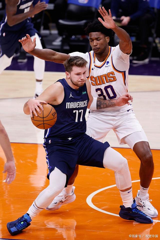 小牛主场力克独行侠，晋级西部半决赛