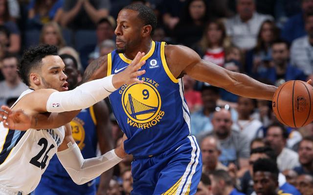 巨人双枪合砍80分，横扫老鹰