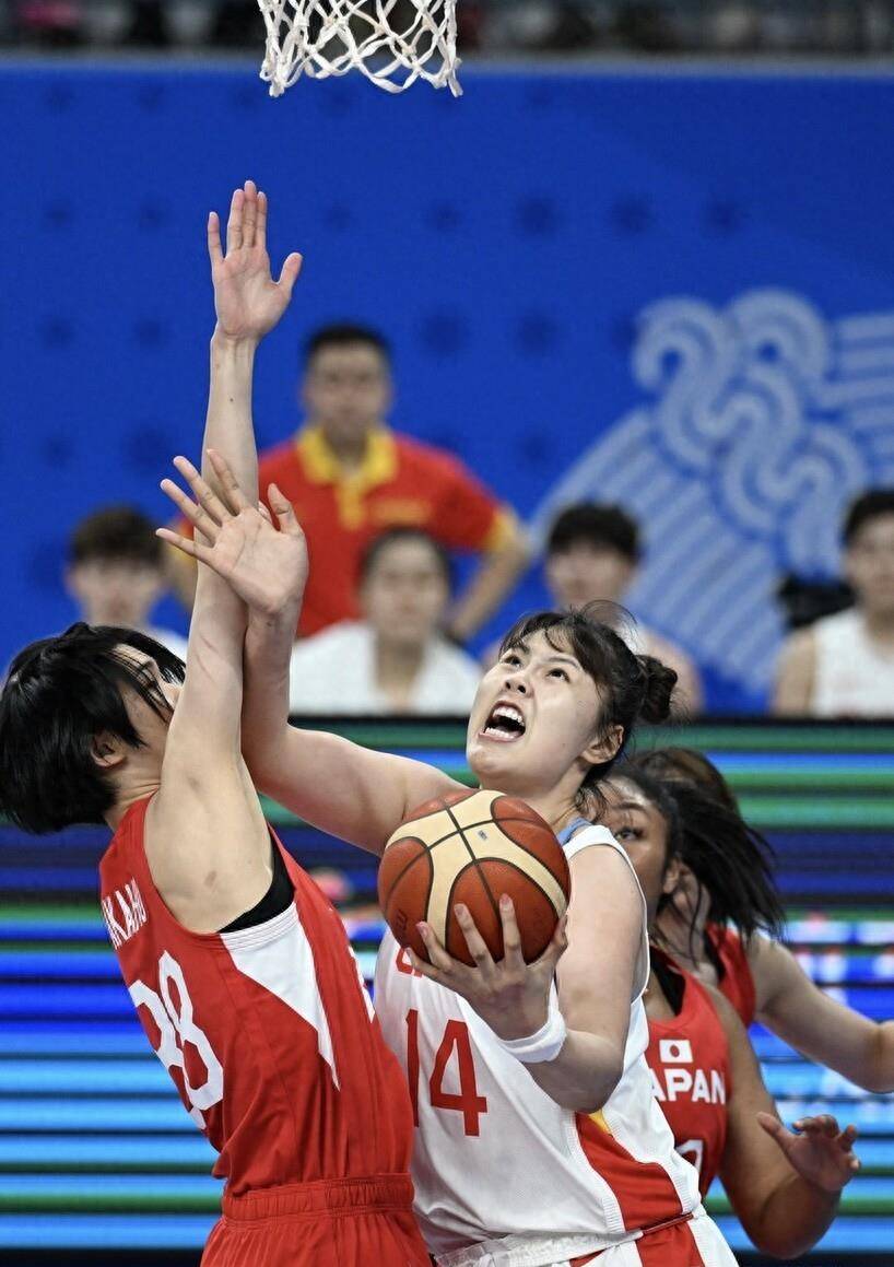 开云下载-包含美国网球队险胜法国网球队，阿尔卡拉斯完成帽子戏法的词条