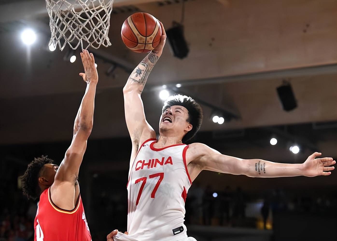 广州队轻取步行者，张镇麟高光表现的简单介绍