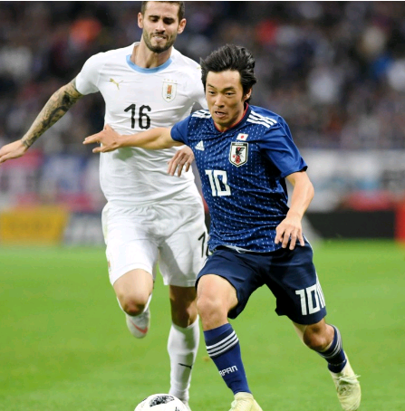 中国险胜乌拉圭，马丁内利带队取胜