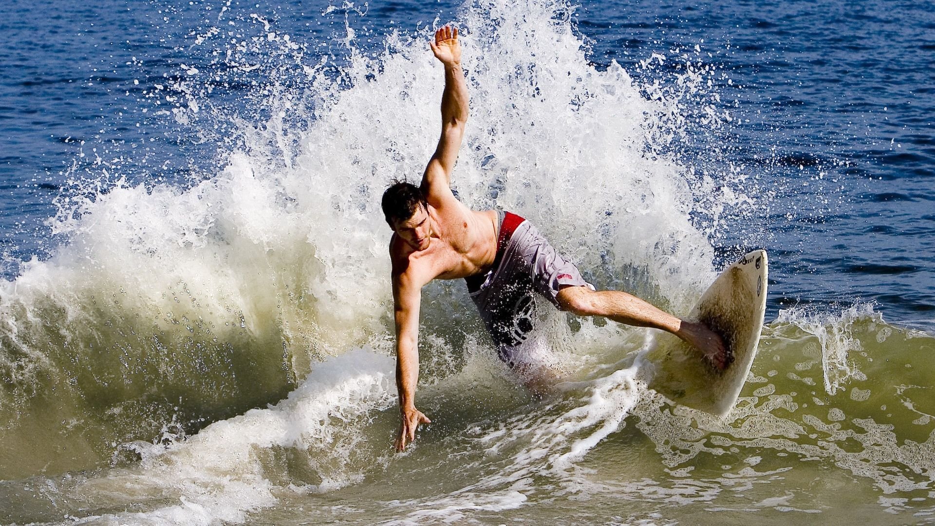 法网轻取美网，红土哲学与硬地困局，鲁德扛起全队